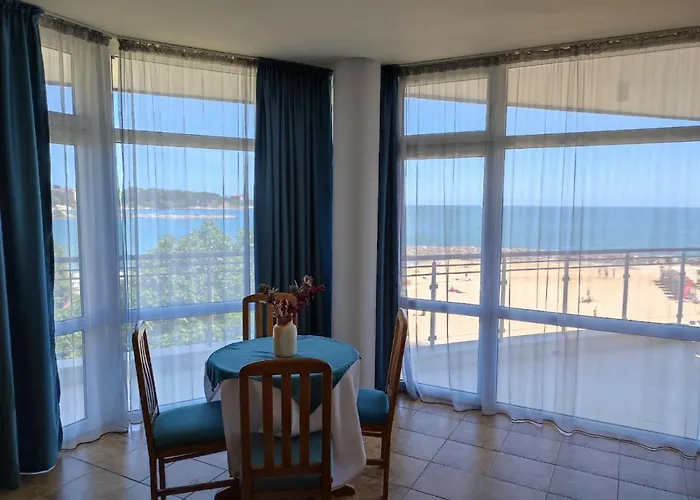 Hotel аурелия бей *