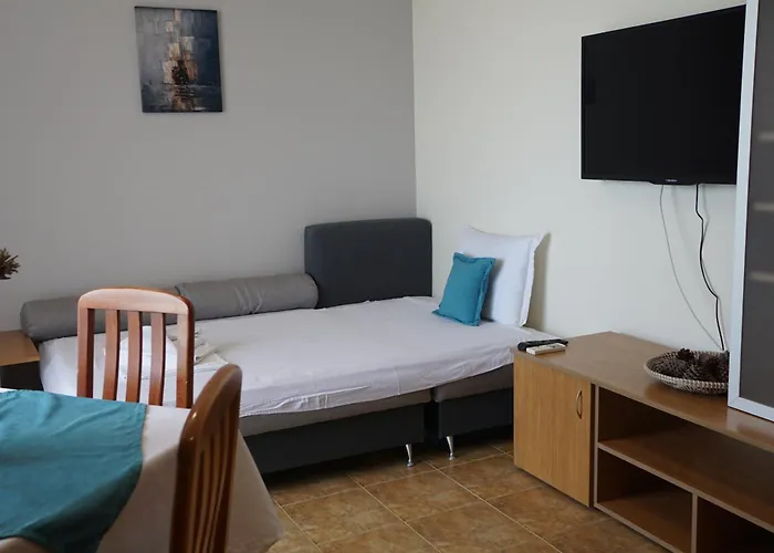 аурелия бей Hotel Ravda