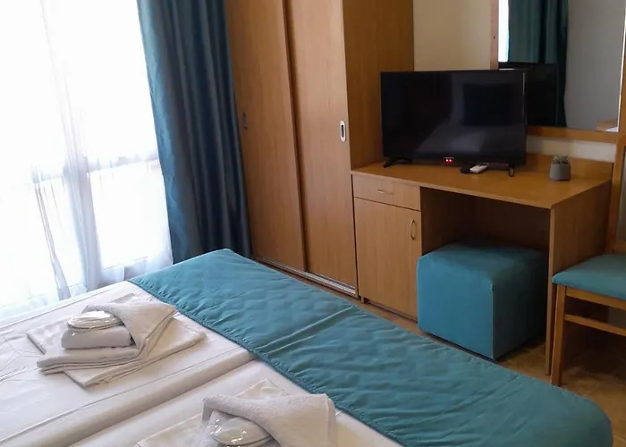 аурелия бей