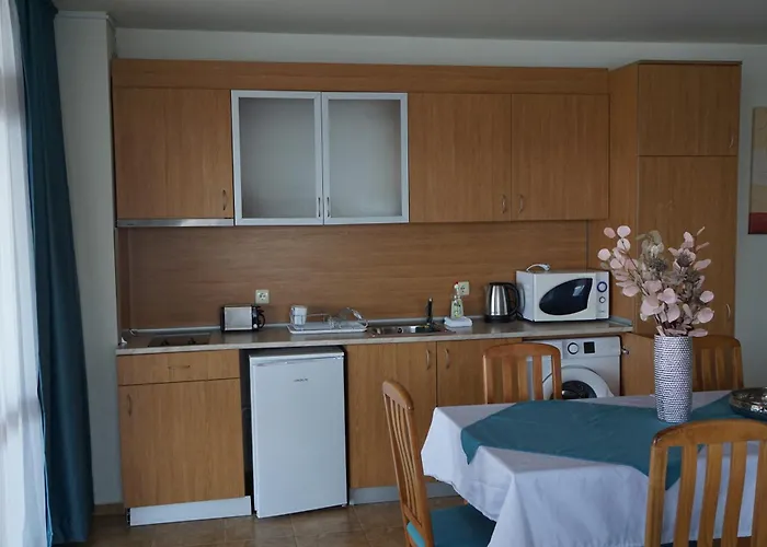 аурелия бей Ravda