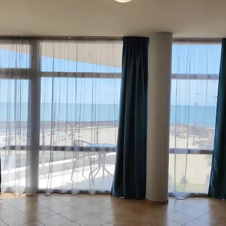 аурелия бей Hotel