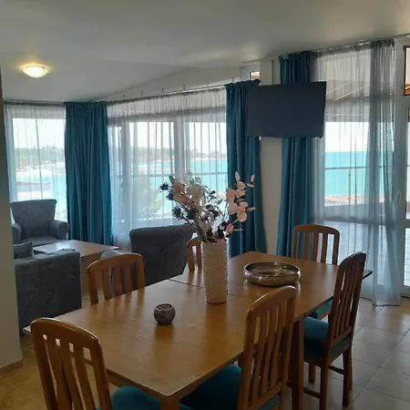 Hotel аурелия бей