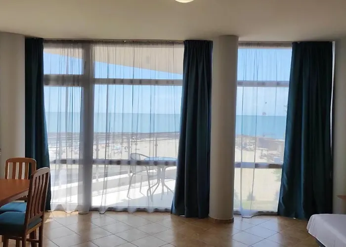 аурелия бей Hotel