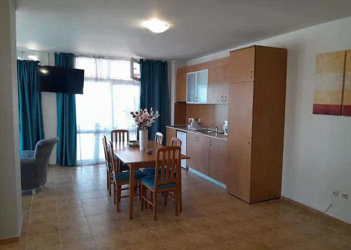 аурелия бей Hotel